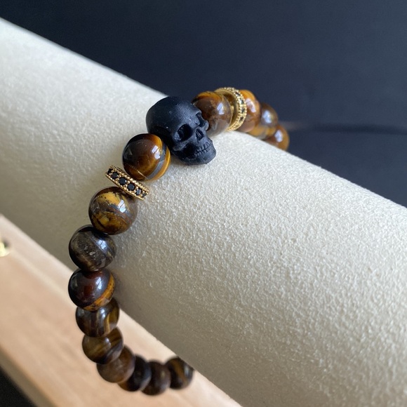 Tigers Eye Skull Bead Bracelet - Picture 1 of 5